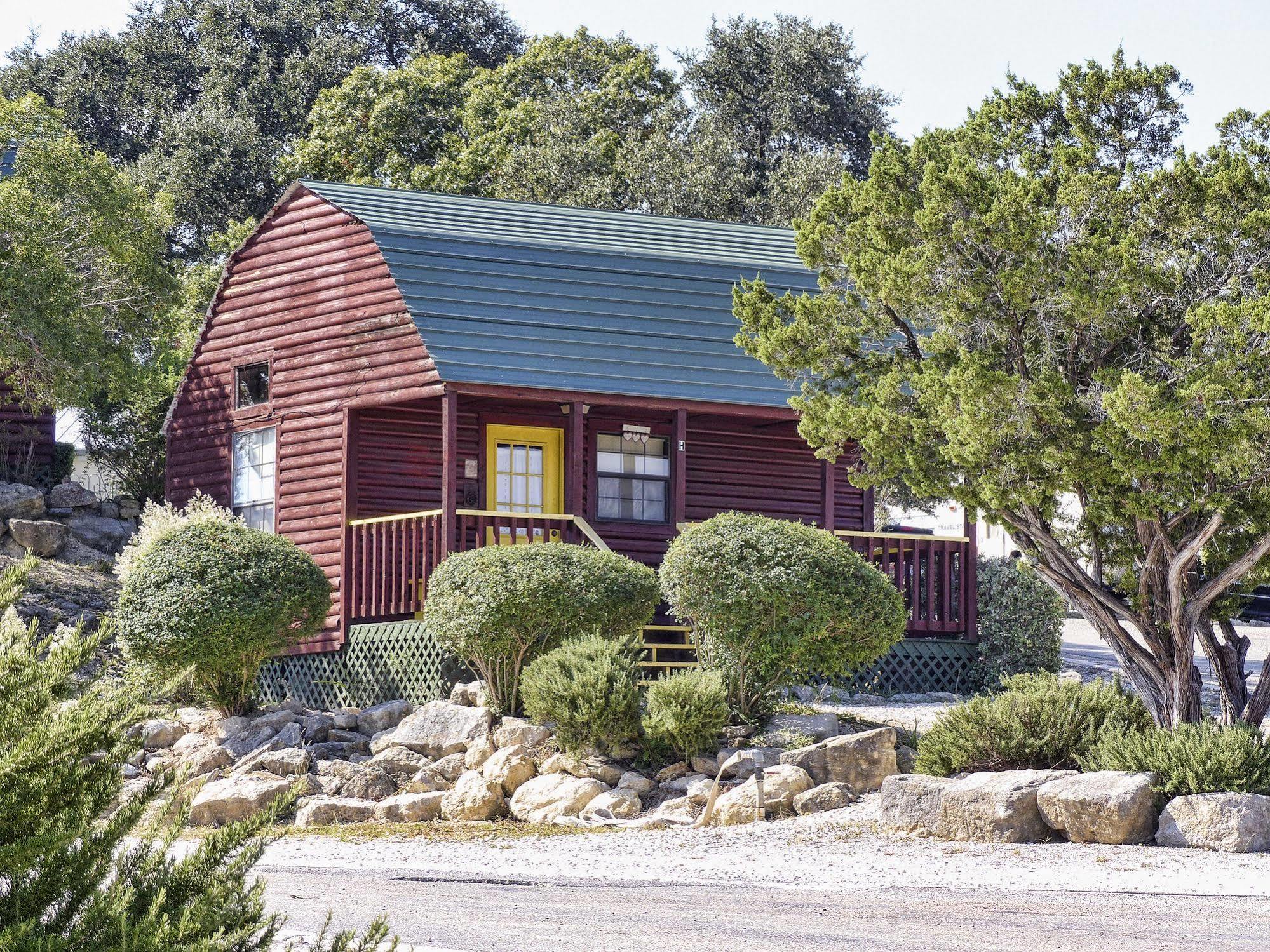 Top Of The Hill Rv Resort & Cabins Waring Exterior photo