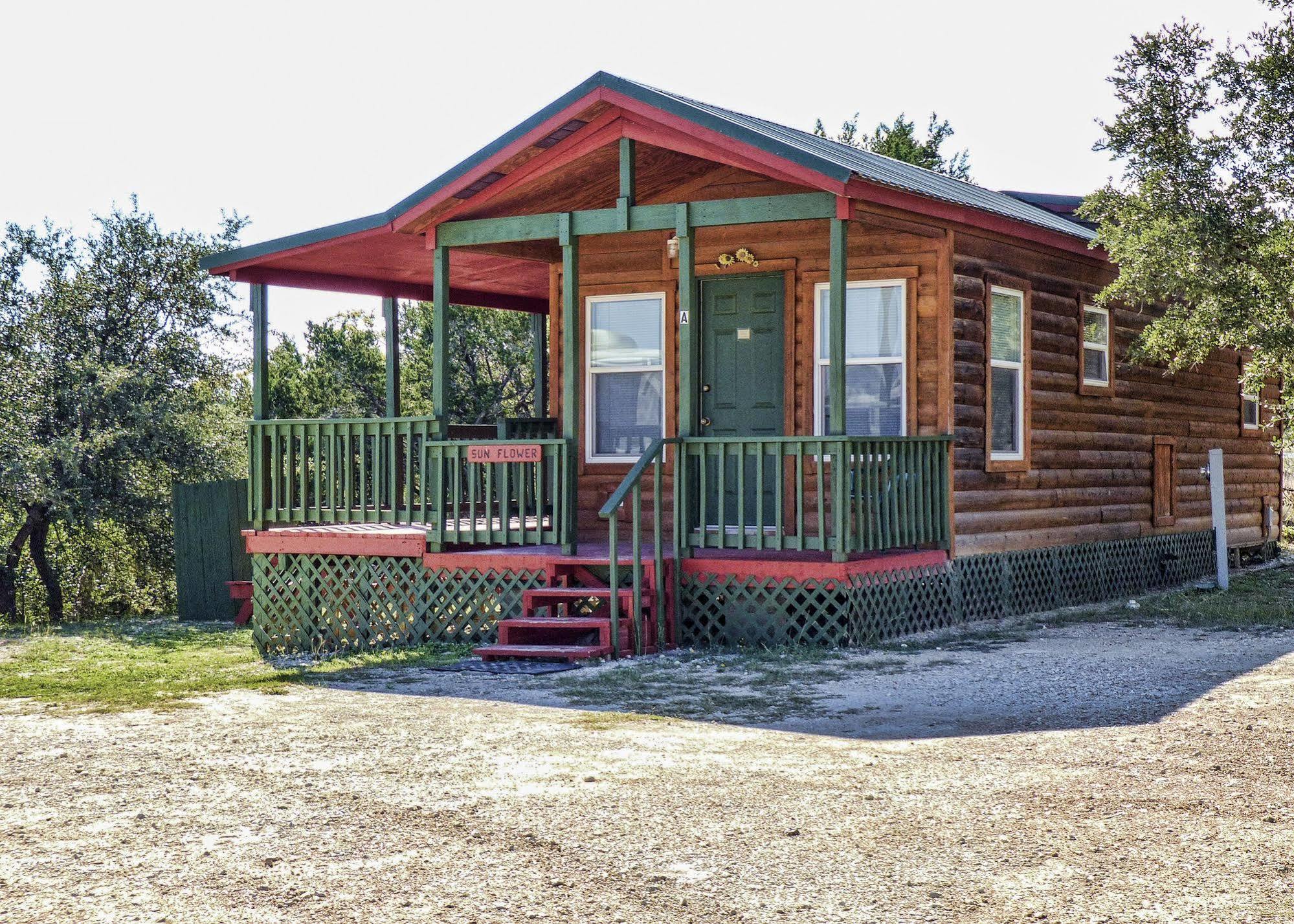 Top Of The Hill Rv Resort & Cabins Waring Exterior photo
