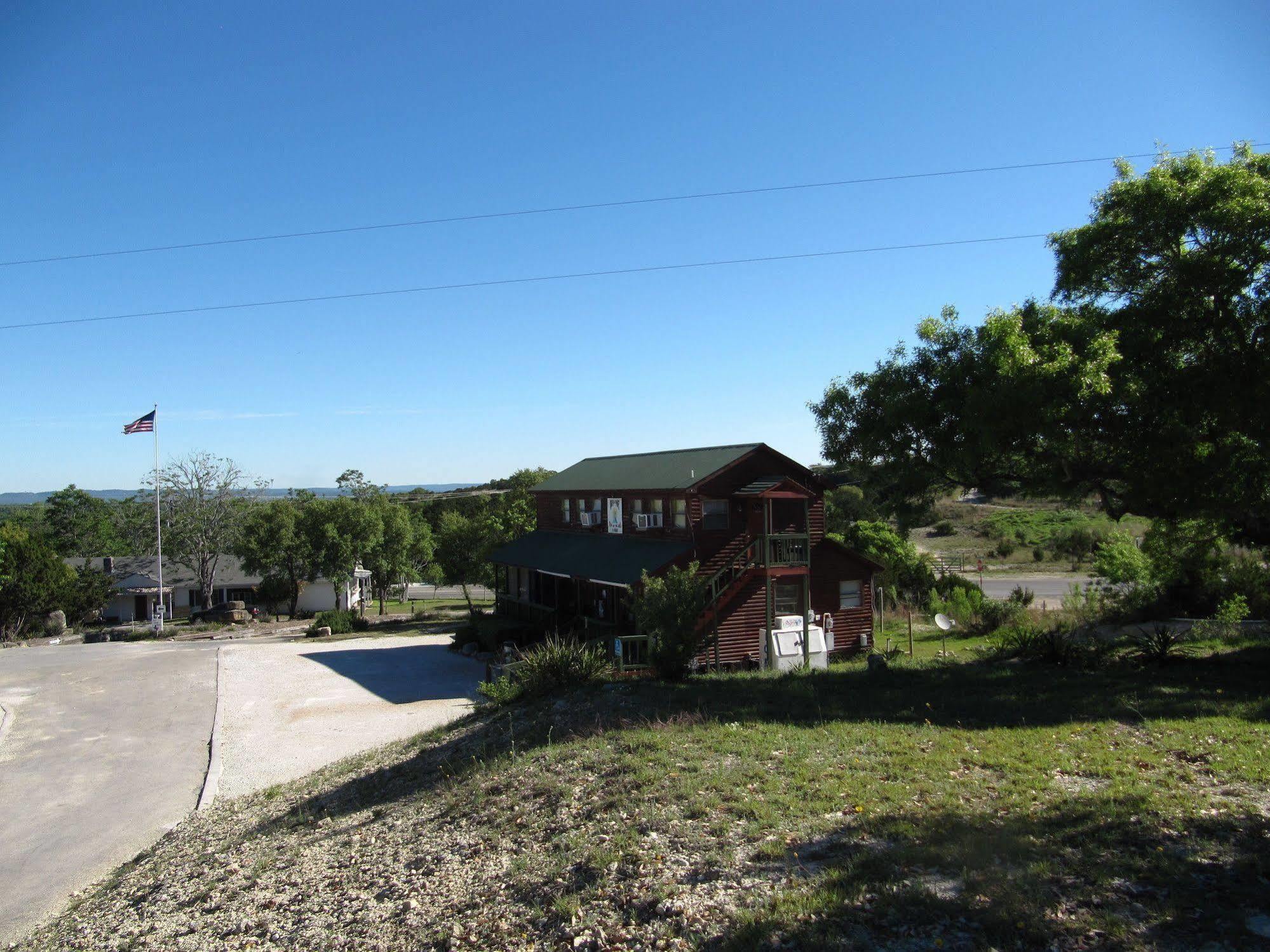 Top Of The Hill Rv Resort & Cabins Waring Exterior photo