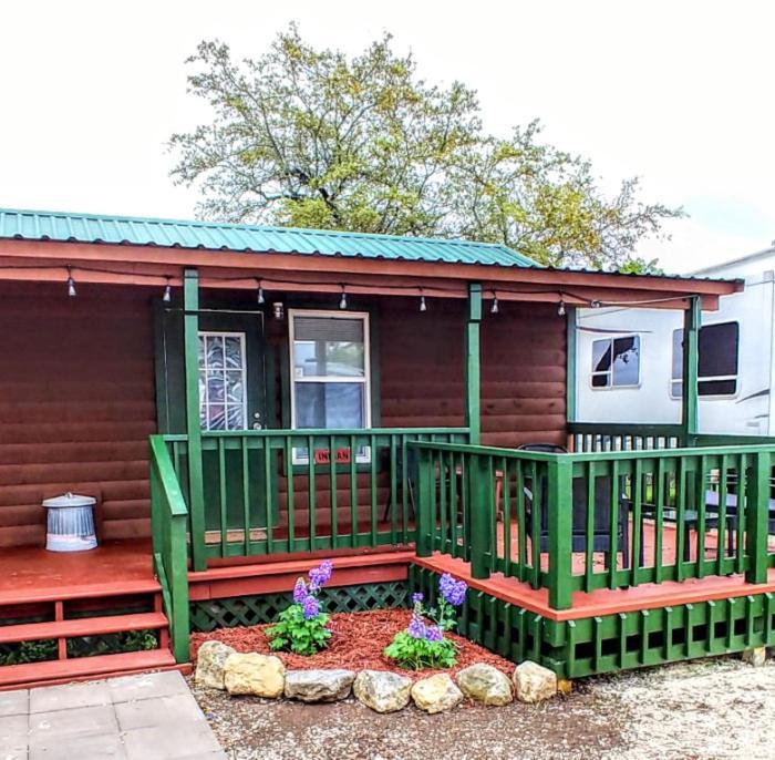 Top Of The Hill Rv Resort & Cabins Waring Exterior photo